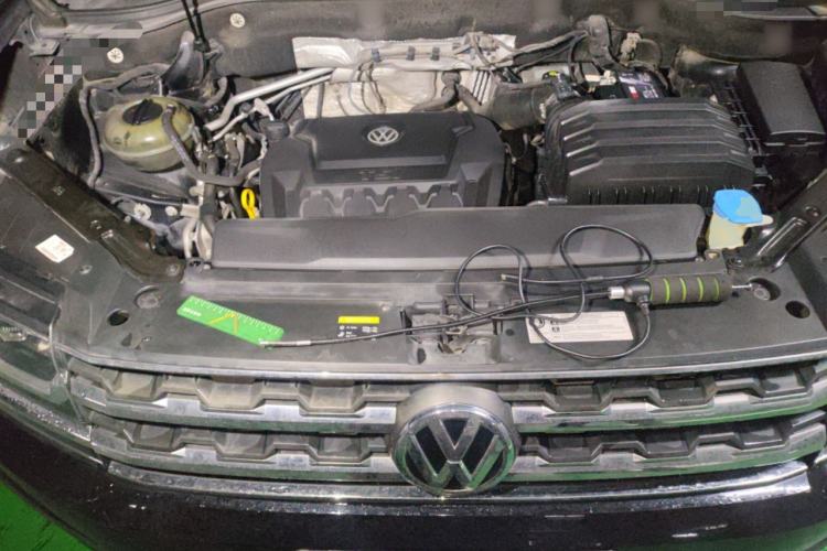 Used Volkswagen Teramont 2019 330TSI Two-Wheel-Drive Luxury Edition China V Standard Engine Bay