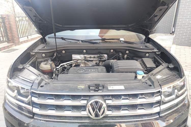 Used Volkswagen Teramont 2019 380TSI Four-Wheel Drive Comfort Edition China VI Standard Engine Bay