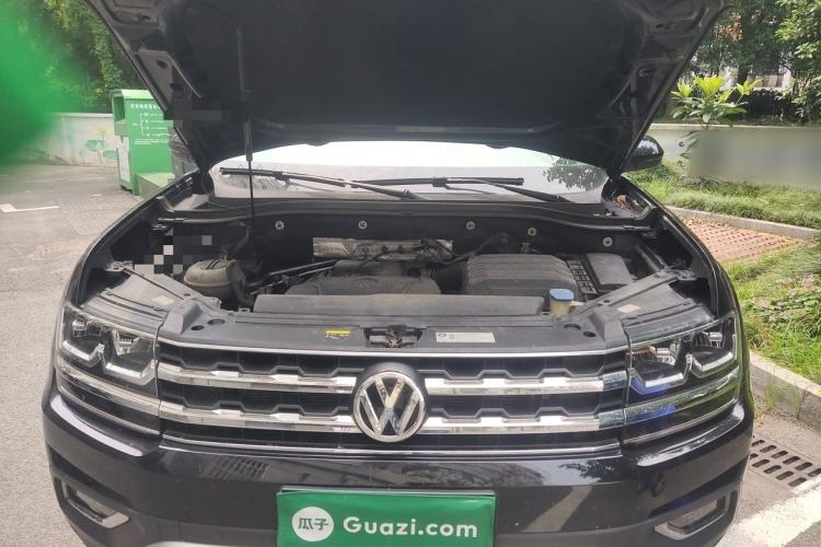 Used Volkswagen Teramont 2019 330TSI Two-Wheel-Drive Luxury Edition China VI Standard Engine Bay