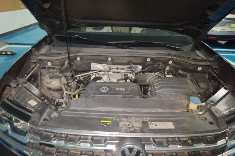 Used Volkswagen Teramont 2019 380TSI Four-Wheel Drive Comfort Edition China VI Standard Engine Bay