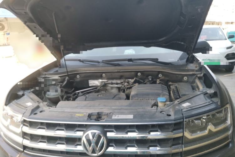 Used Volkswagen Teramont 2019 330TSI Two-Wheel-Drive Luxury Edition China VI Standard Engine Bay