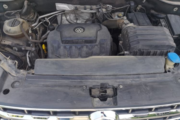 Used Volkswagen Teramont 2019 330TSI Two-Wheel-Drive Luxury Edition China V Standard Engine Bay