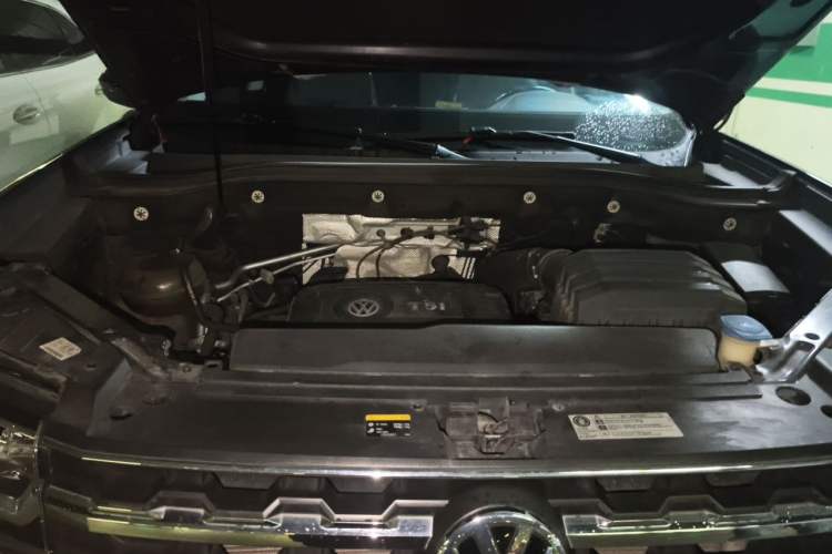 Used Volkswagen Teramont 2019 380TSI Four-Wheel Drive Luxury Version China VI Standard Engine Bay