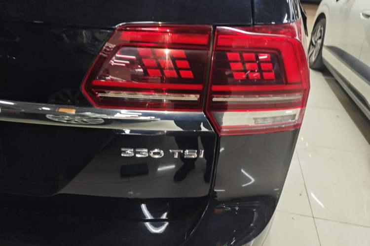 Used Volkswagen Teramont 2019 330TSI Two-Wheel-Drive Luxury Edition China VI Standard Exterior 3