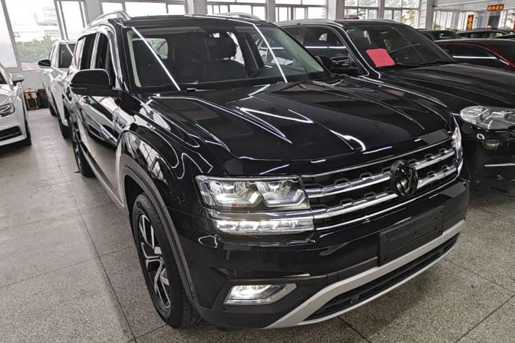 Used Volkswagen Teramont 2019 330TSI Two-Wheel-Drive Luxury Edition China V Standard Front Right 45 Deg