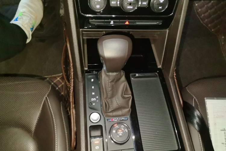 Used Volkswagen Teramont 2019 380TSI Four-Wheel Drive Luxury Version China VI Standard Gear Lever