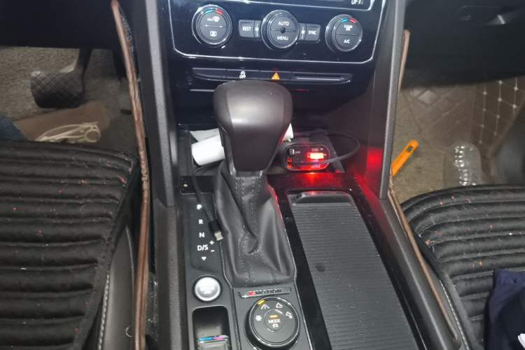 Used Volkswagen Teramont 2019 380TSI Four-Wheel Drive Luxury Version China V Standard Gear Lever