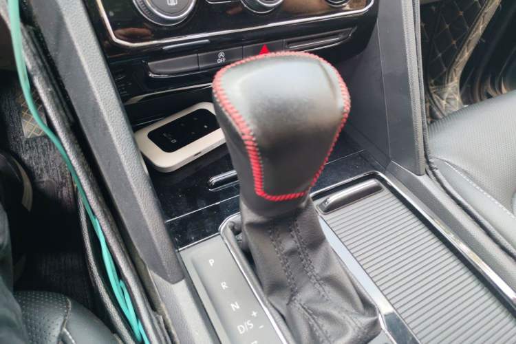 Used Volkswagen Teramont 2019 330TSI Two-Wheel-Drive Luxury Edition China V Standard Gear Lever