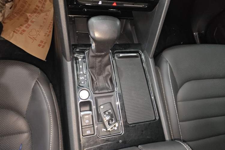 Used Volkswagen Teramont 2019 330TSI Two-Wheel-Drive Luxury Edition China V Standard Gear Lever