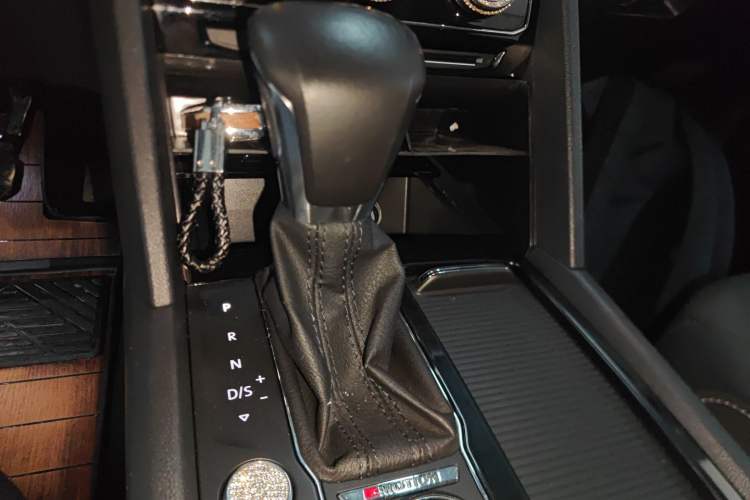 Used Volkswagen Teramont 2019 380TSI Four-Wheel Drive Luxury Version China V Standard Gear Lever