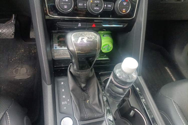Used Volkswagen Teramont 2019 330TSI Two-Wheel-Drive Luxury Edition China V Standard Gear Lever