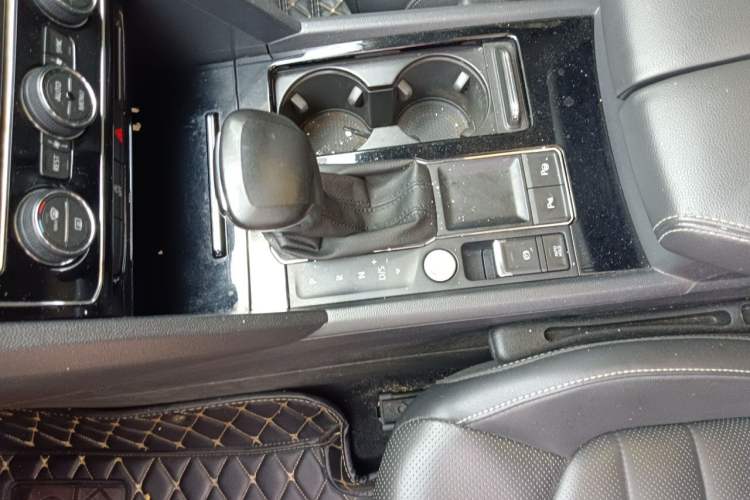 Used Volkswagen Teramont 2019 330TSI Two-Wheel-Drive Luxury Edition China VI Standard Gear Lever