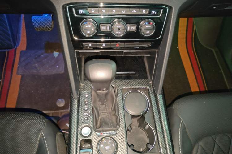 Used Volkswagen Teramont 2019 530 V6 Four-Wheel Drive Flagship Version China V Standard Gear Lever