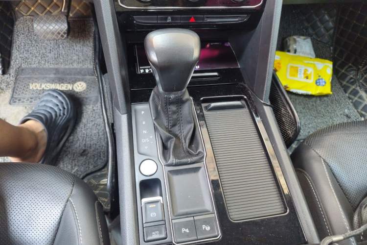 Used Volkswagen Teramont 2019 330TSI Two-Wheel-Drive Luxury Edition China V Standard Gear Lever