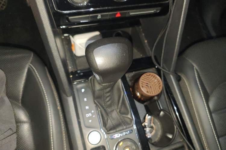Used Volkswagen Teramont 2019 380TSI Four-Wheel Drive Luxury Version China V Standard Gear Lever