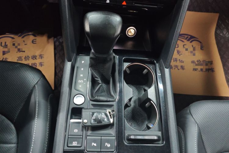 Used Volkswagen Teramont 2019 330TSI Two-Wheel-Drive Luxury Edition China VI Standard Gear Lever