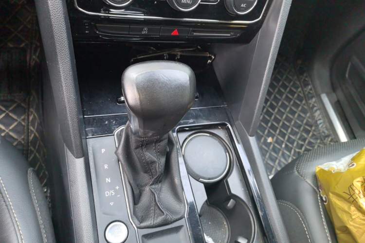 Used Volkswagen Teramont 2019 330TSI Two-Wheel-Drive Luxury Edition China V Standard Gear Lever