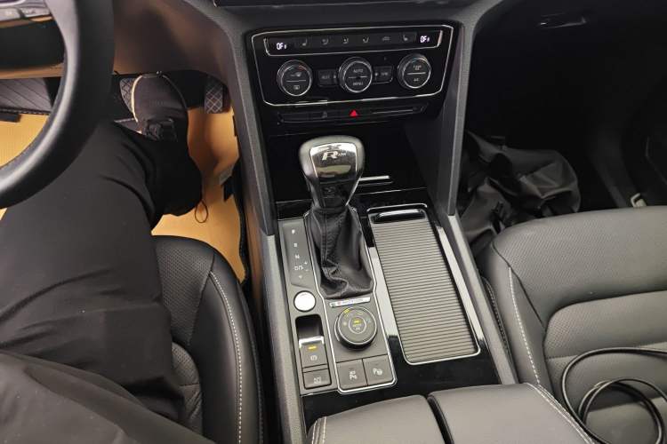 Used Volkswagen Teramont 2019 380TSI Four-Wheel Drive Luxury Version China VI Standard Gear Lever