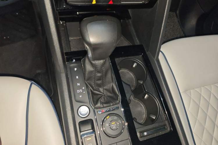 Used Volkswagen Teramont 2019 380TSI Four-Wheel Drive Comfort Edition China VI Standard Gear Lever