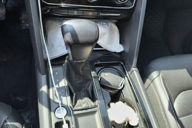 Used Volkswagen Teramont 2019 330TSI Two-Wheel-Drive Luxury Edition China V Standard Gear Lever