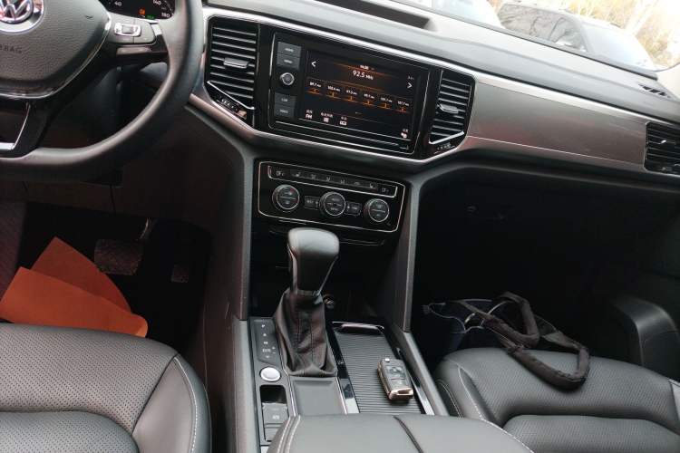 Used Volkswagen Teramont 2019 330TSI Two-Wheel-Drive Luxury Edition China V Standard Gear Lever