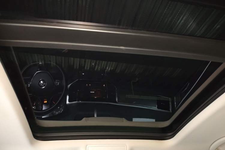Used Volkswagen Teramont 2019 330TSI Two-Wheel-Drive Luxury Edition China V Standard Headliner
