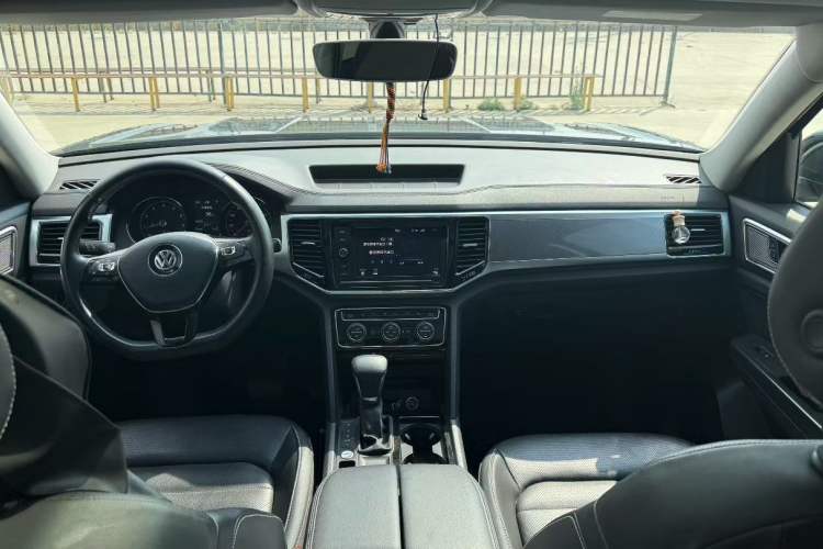 Used Volkswagen Teramont 2019 330TSI Two-Wheel-Drive Luxury Edition China VI Standard Interior 1