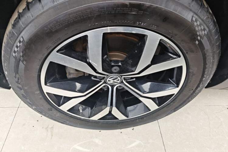 Used Volkswagen Teramont 2019 330TSI Two-Wheel-Drive Luxury Edition China V Standard Left Front Wheel Hub