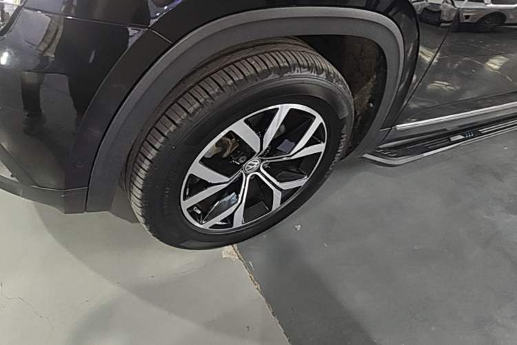 Used Volkswagen Teramont 2019 330TSI Two-Wheel-Drive Luxury Edition China VI Standard Left Front Wheel Hub