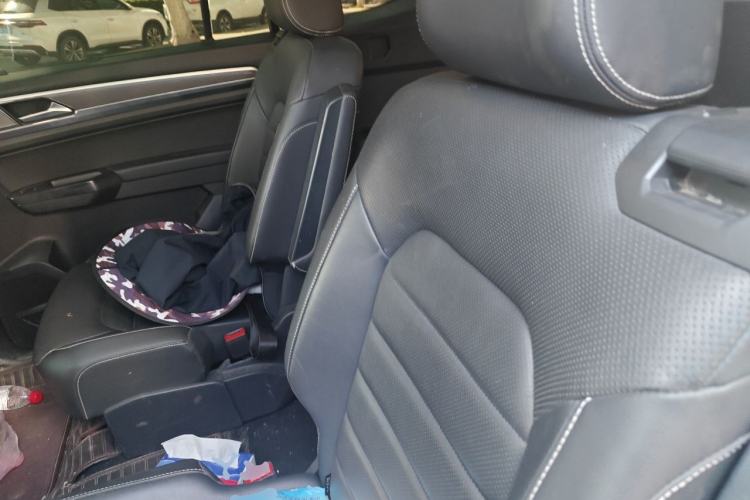Used Volkswagen Teramont  Left Rear Seat