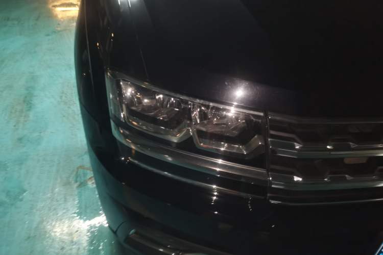 Used Volkswagen Teramont 2019 330TSI Two-Wheel-Drive Luxury Edition China V Standard Right Front Headlight