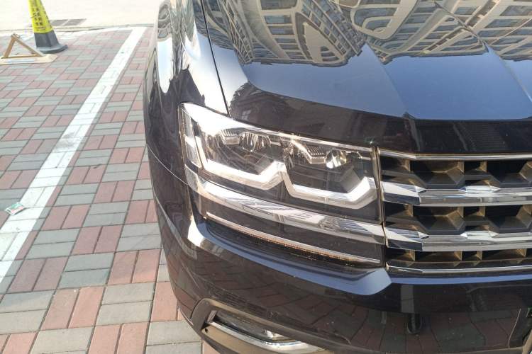 Used Volkswagen Teramont 2019 330TSI Two-Wheel-Drive Luxury Edition China VI Standard Right Front Headlight