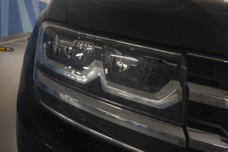 Used Volkswagen Teramont 2019 330TSI Two-Wheel-Drive Luxury Edition China V Standard Right Front Headlight