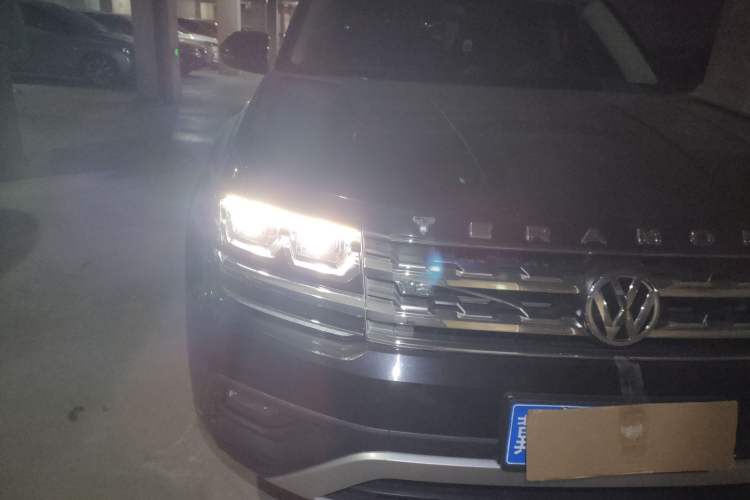 Used Volkswagen Teramont 2019 380TSI Four-Wheel Drive Comfort Edition China V Standard Right Front Headlight