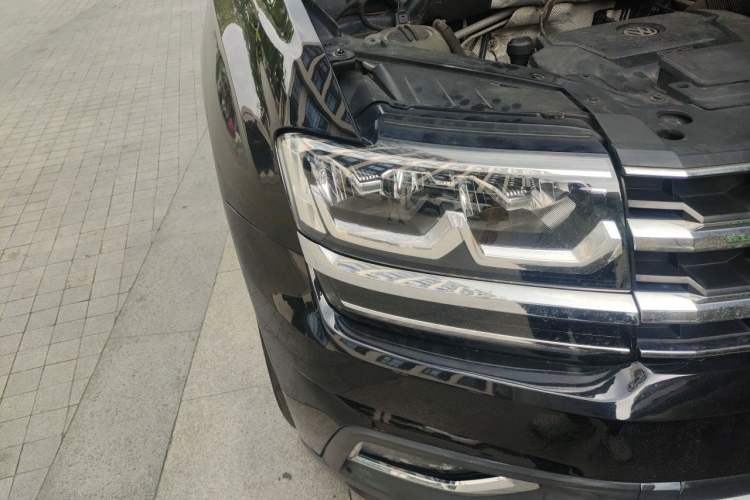 Used Volkswagen Teramont 2019 330TSI Two-Wheel-Drive Luxury Edition China VI Standard Right Front Headlight