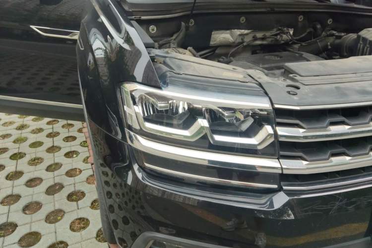 Used Volkswagen Teramont 2019 330TSI Two-Wheel-Drive Luxury Edition China V Standard Right Front Headlight