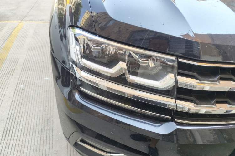 Used Volkswagen Teramont 2019 330TSI Two-Wheel-Drive Luxury Edition China V Standard Right Front Headlight