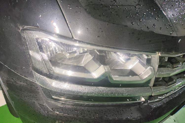 Used Volkswagen Teramont 2019 330TSI Two-Wheel-Drive Luxury Edition China V Standard Right Front Headlight