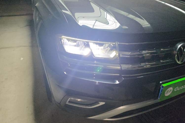 Used Volkswagen Teramont 2019 380TSI Four-Wheel Drive Luxury Version China VI Standard Right Front Headlight
