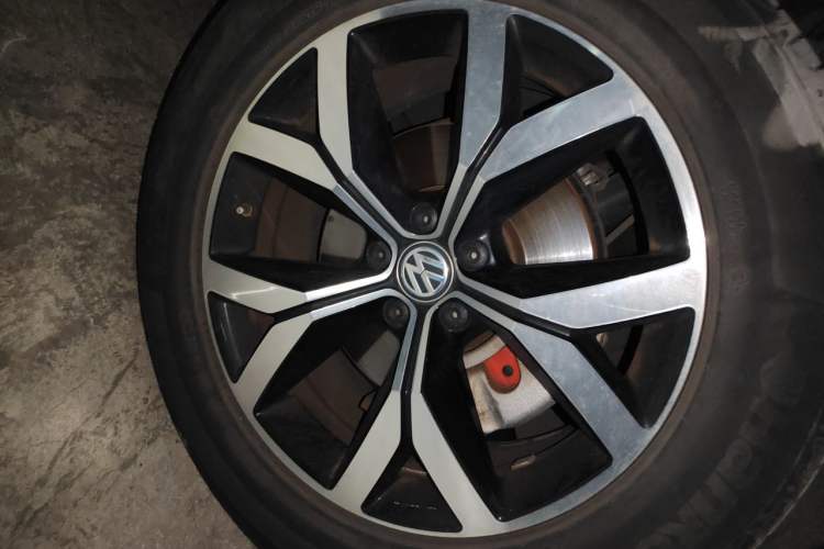 Used Volkswagen Teramont 2019 380TSI Four-Wheel Drive Luxury Version China VI Standard Right Front Wheel Hub