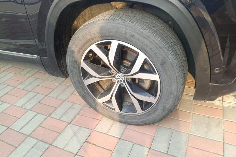 Used Volkswagen Teramont 2019 330TSI Two-Wheel-Drive Luxury Edition China VI Standard Right Front Wheel Hub