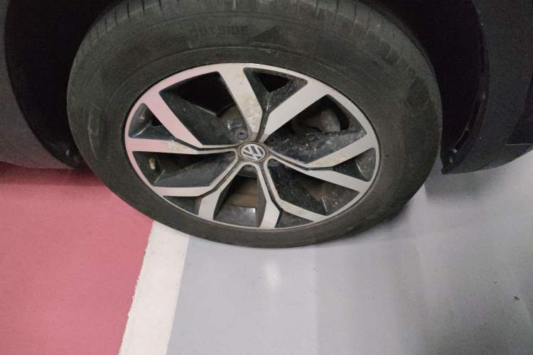 Used Volkswagen Teramont 2019 380TSI Four-Wheel Drive Luxury Version China VI Standard Right Front Wheel Hub