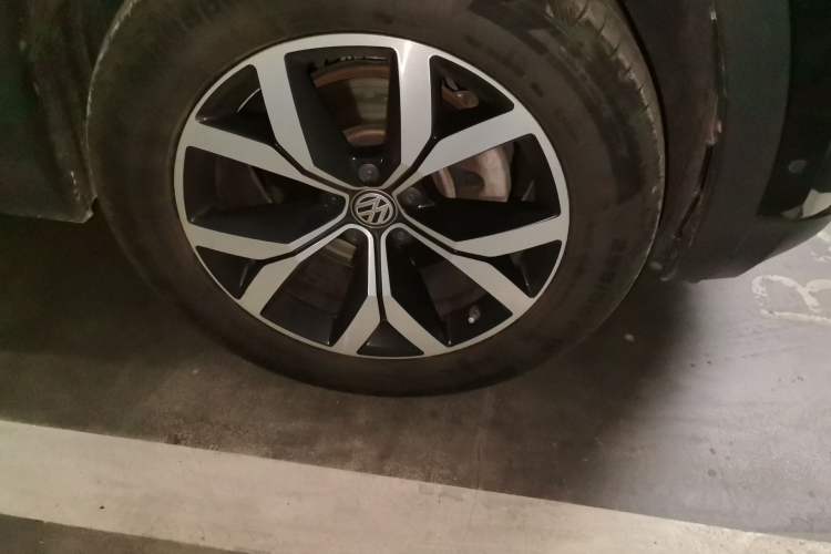 Used Volkswagen Teramont 2019 380TSI Four-Wheel Drive Luxury Version China VI Standard Right Front Wheel Hub