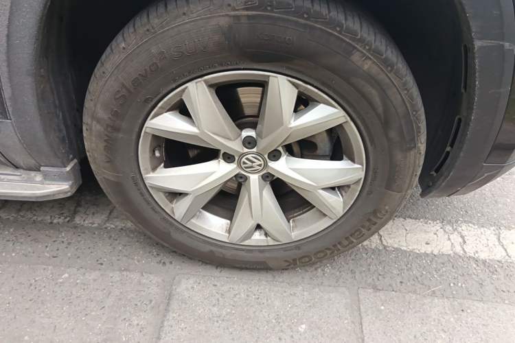 Used Volkswagen Teramont 2019 380TSI Four-Wheel Drive Comfort Edition China VI Standard Right Front Wheel Hub