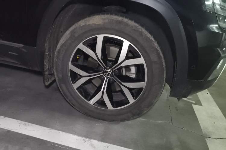 Used Volkswagen Teramont 2019 380TSI Four-Wheel Drive Luxury Version China V Standard Right Front Wheel Hub