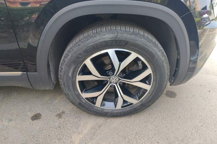 Used Volkswagen Teramont 2019 330TSI Two-Wheel-Drive Luxury Edition China V Standard Right Front Wheel Hub