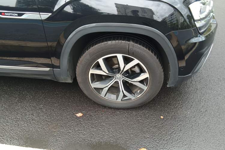 Used Volkswagen Teramont 2019 380TSI Four-Wheel Drive Luxury Version China V Standard Right Front Wheel Hub