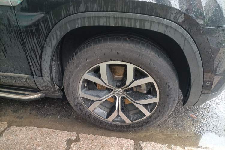 Used Volkswagen Teramont 2019 330TSI Two-Wheel-Drive Luxury Edition China V Standard Right Front Wheel Hub