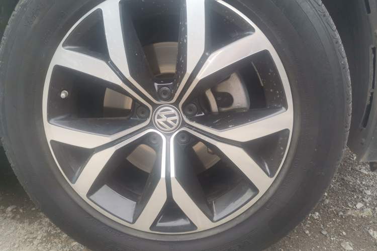 Used Volkswagen Teramont 2019 380TSI Four-Wheel Drive Luxury Version China VI Standard Right Front Wheel Hub