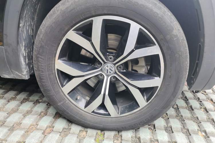 Used Volkswagen Teramont 2019 530 V6 Four-Wheel Drive Luxury Edition China V Standard Right Front Wheel Hub